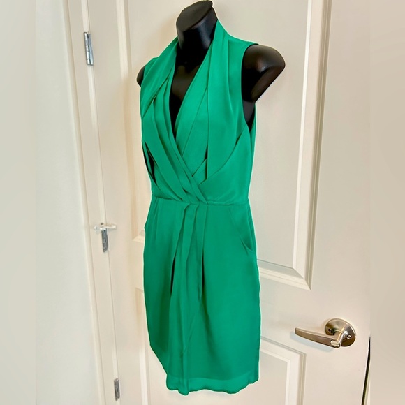 Greylin Dresses & Skirts - Graylin Sleeveless Green Silk Dress with Pockets, XS, pleated silk skirt, NWOT